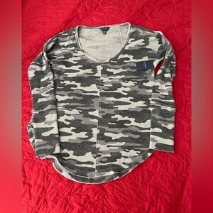 NWT LUCKY BRAND THERMAL TYPE TOP